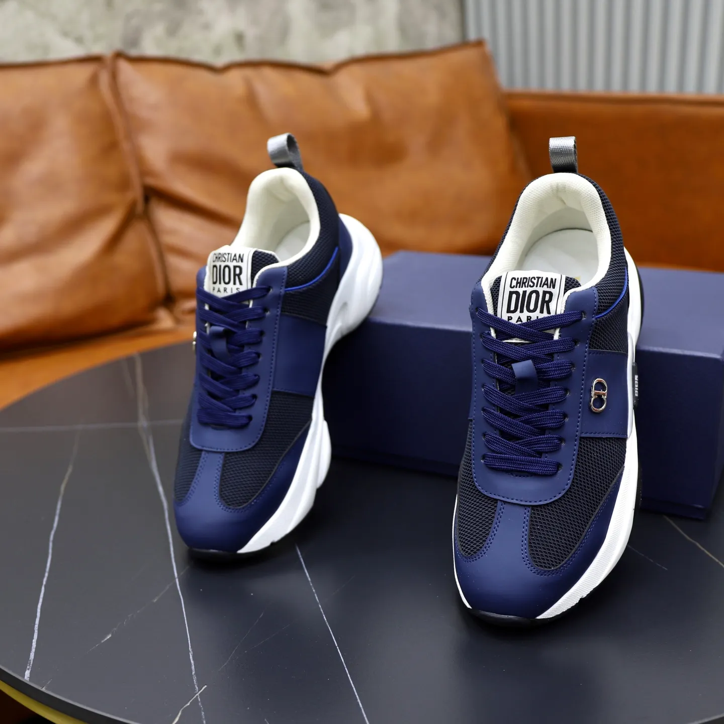 Ex-factory price: 462💰🙅‍♂️🙅‍♂️🙅‍♂️ Brand: Dior DIOR Standard code: 38-44 (45 customized) Grade: Same as the official website Material: Original leather splicing Comfortable and breathable lining Original wear-resistant outsole Style category: Men's fashionable casual shoes Running sneakers Noble luxury brand elements Top luxury Color: actual picture color